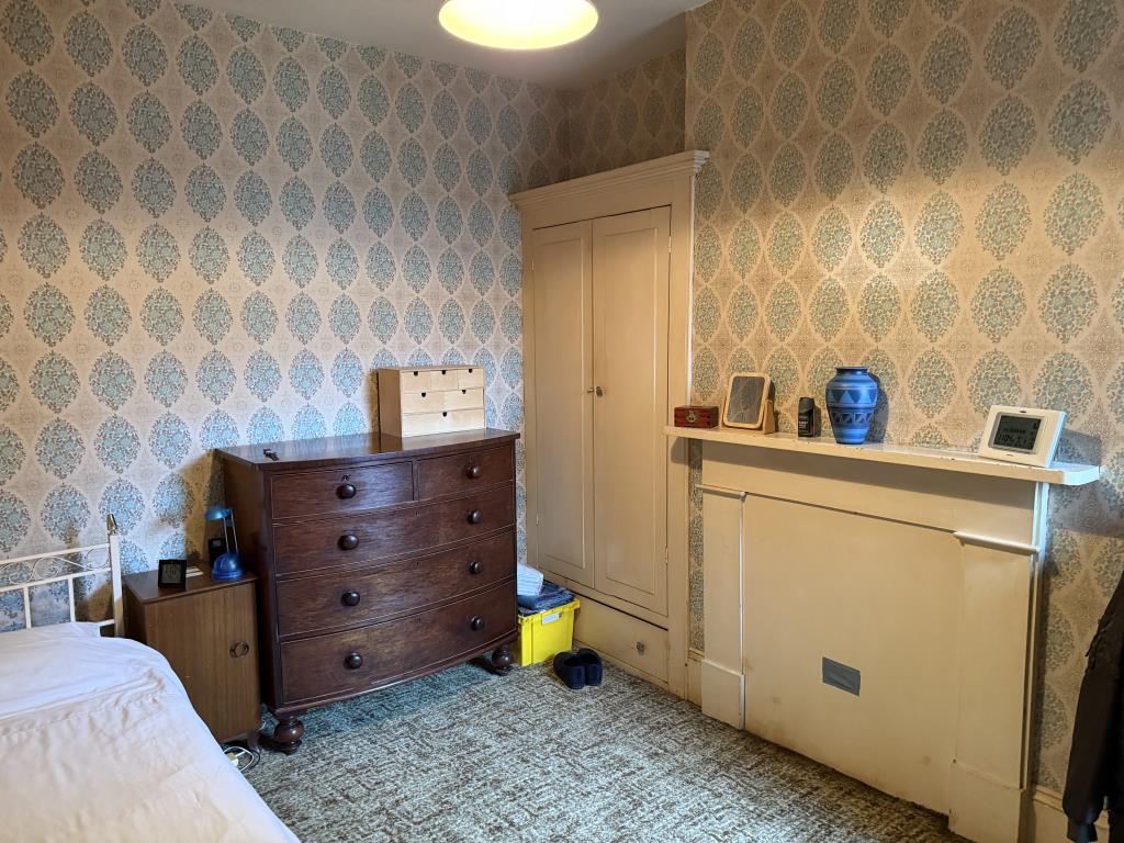 Lot: 147 - THREE-BEDROOM HOUSE IN NEED OF IMPROVEMENT - Bedroom two